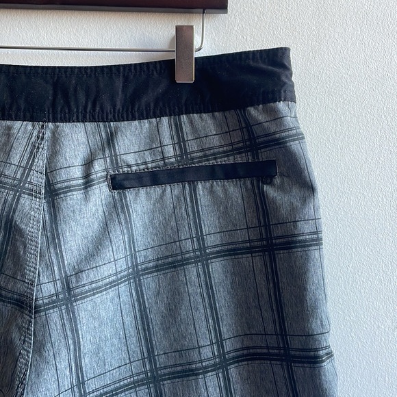 Grey Hurley Board Shorts Size 33 (XL) - Picture 5 of 6